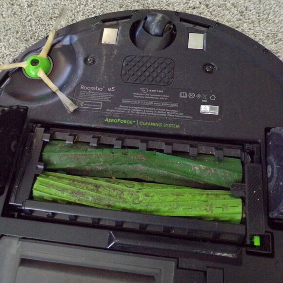 Roomba 5 robot vacuum - Picture 4 of 9